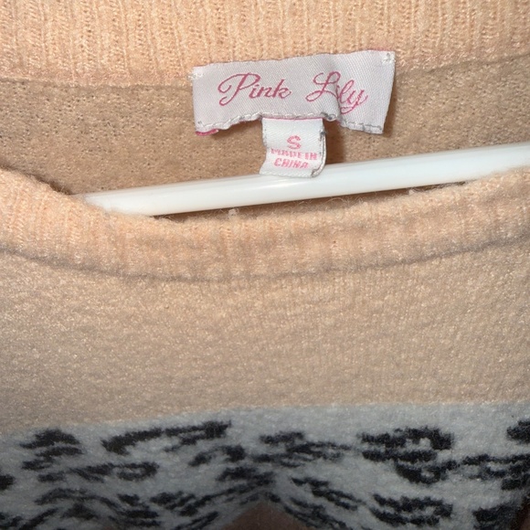 size small Pink extremely warm sweater absolutely beautiful - Picture 4 of 5
